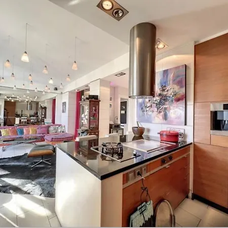 Moderne En Bord De A 60 M² Parking Prive * Nice