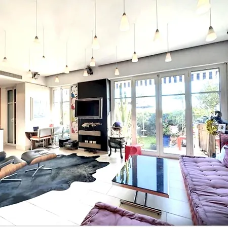 Moderne En Bord De A 60 M² Parking Prive Apartment